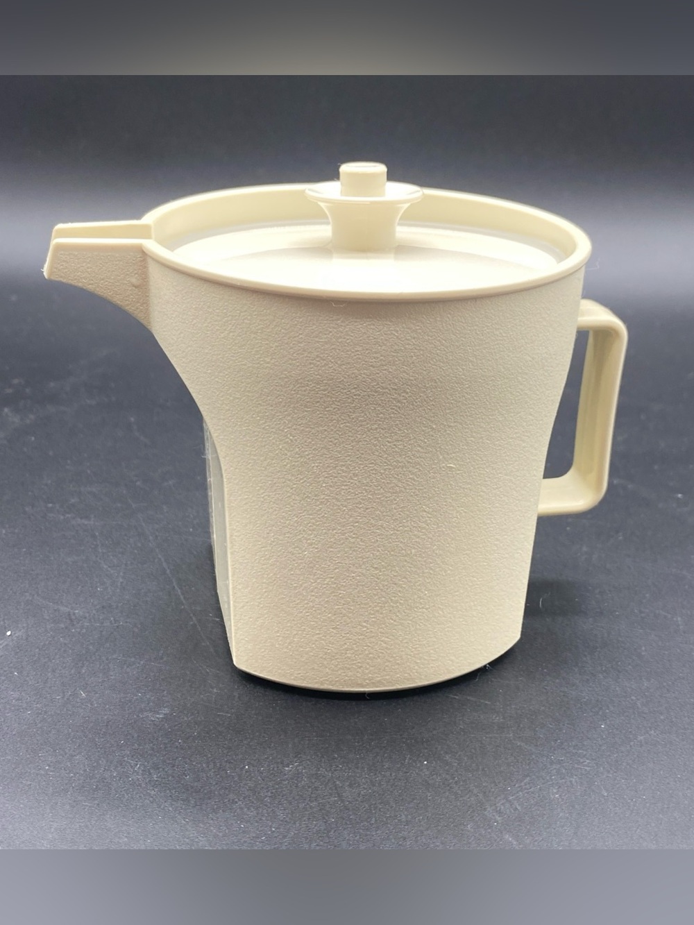 Tupperware Creamer 1414-4 Almond
